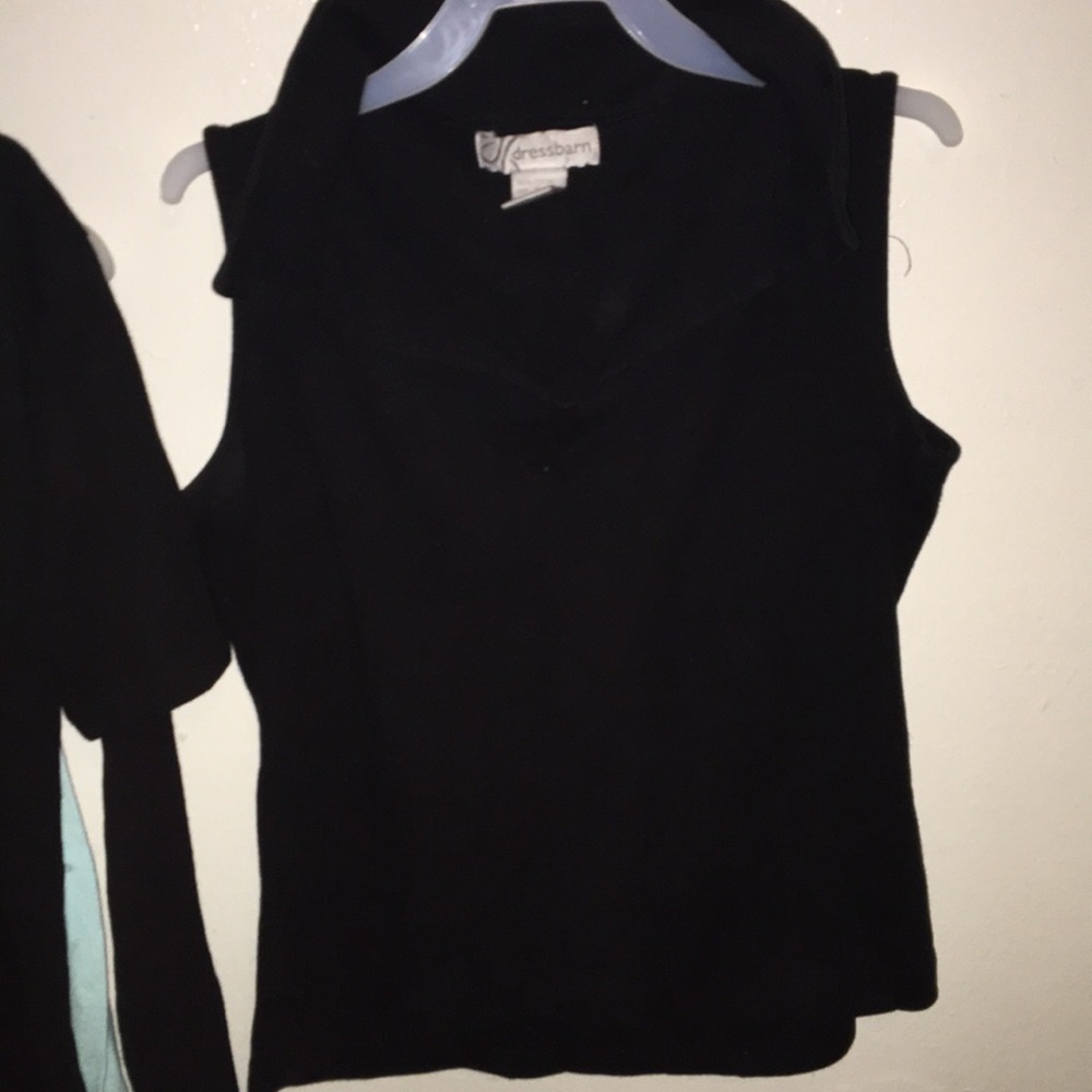 Black short sleeve v neck shirt